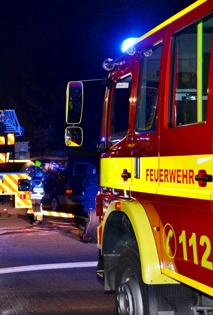 POL-ME: Brand in Flüchtlingsunterkunft: Polizei geht von vorsätzlicher Brandstiftung aus - Ermittlungen dauern an - Langenfeld - 2206040