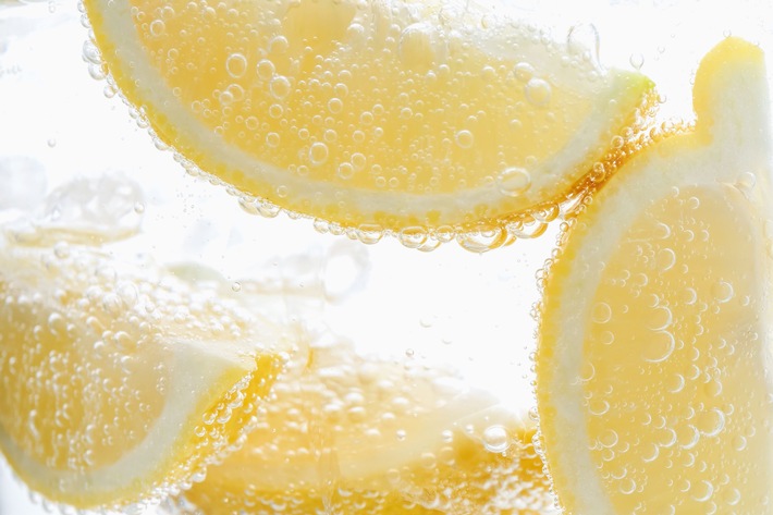 Fanta trinkt man im Osten, Spezi im Süden und das meistbestellte Getränk des Sommers ist Wasser!