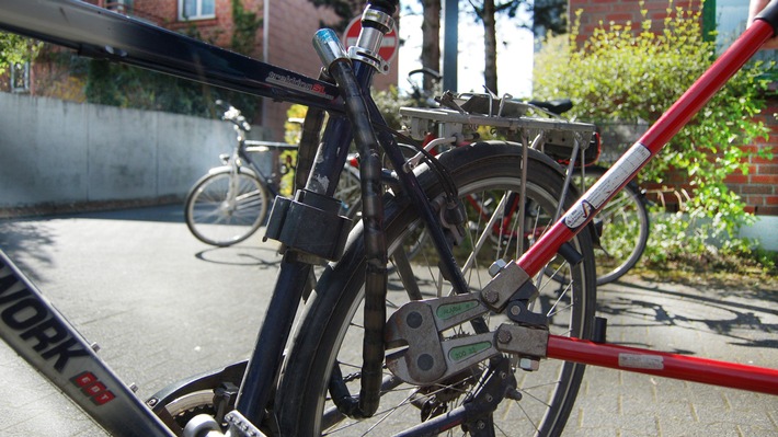 POL-NE: Fahrraddieb ist mit Flex unterwegs - Wer kann Hinweise geben?