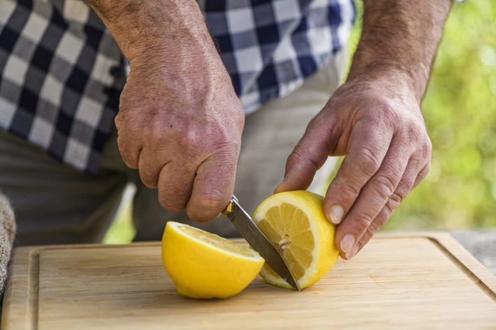 Do you know why the lemon is nicknamed the "MacGyver of fruits"?