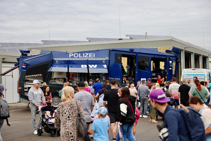 POL-MA: Mannheim: Großer Andrang beim Tag der offenen Tür des Polizeipräsidiums Mannheim