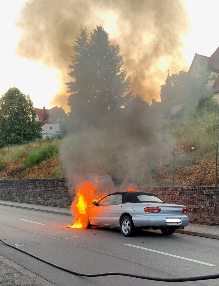 POL-PDPS: Zweibrücken - Pkw-Brand