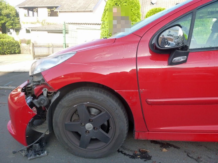 POL-KS: 5.000 Euro an geparktem Peugeot 207: Zeugen nach Unfallflucht gesucht