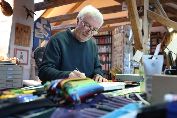 Kunst für den guten Zweck: Peter Gaymann zeichnet exklusiv für die Blaue Nacht