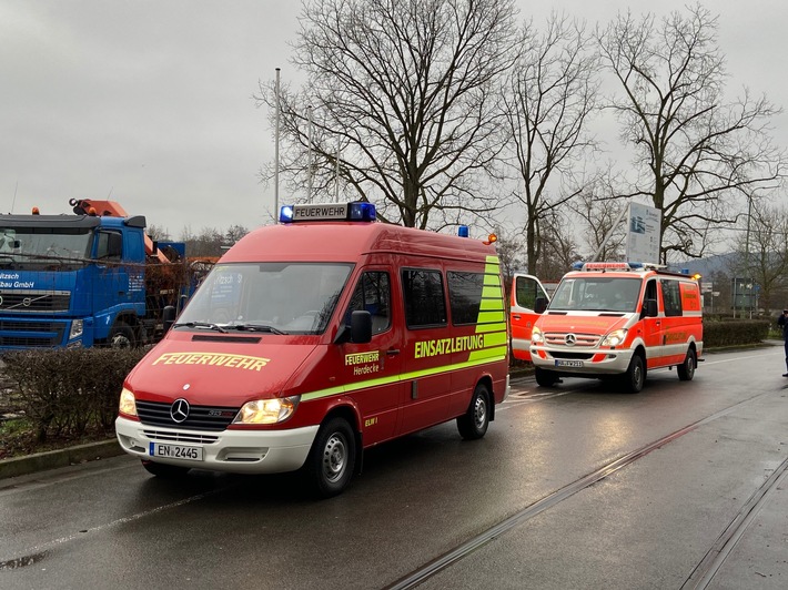 FW-EN: Gewässerverunreinigung auf dem Hengsteysee und Ruhrzwischenlauf - Feuerwehren aus Herdecke und Hagen vor Ort (FOTO)