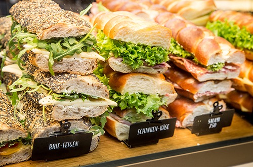 Erstes "Zopf & Zöpfli" Café von Betty Bossi im Volkiland