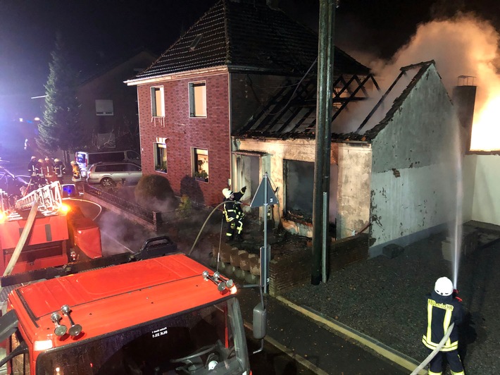 FF Goch: Sachschaden nach Gebäudebrand