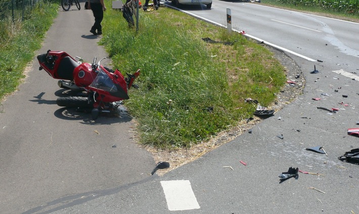 POL-MI: Schwerer Unfall: Motorradfahrer (22) aus Hille per Hubschrauber in Klinik nach Hannover geflogen