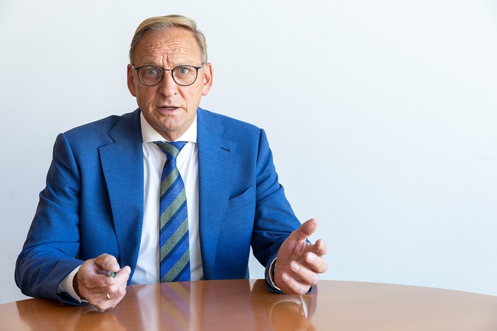 Zum Aus der Ampelkoalition: DRV-Präsidium fordert schnellstmöglich Neuwahlen / Präsident Holzenkamp: &quot;Der Wirtschaftsstandort Deutschland braucht einen politischen Befreiungsschlag&quot;