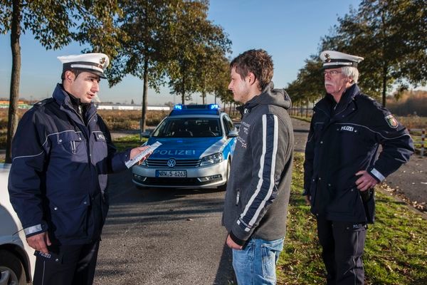 POL-REK: Unterstützung der Polizei bei LKW-Kontrollen - Erftstadt