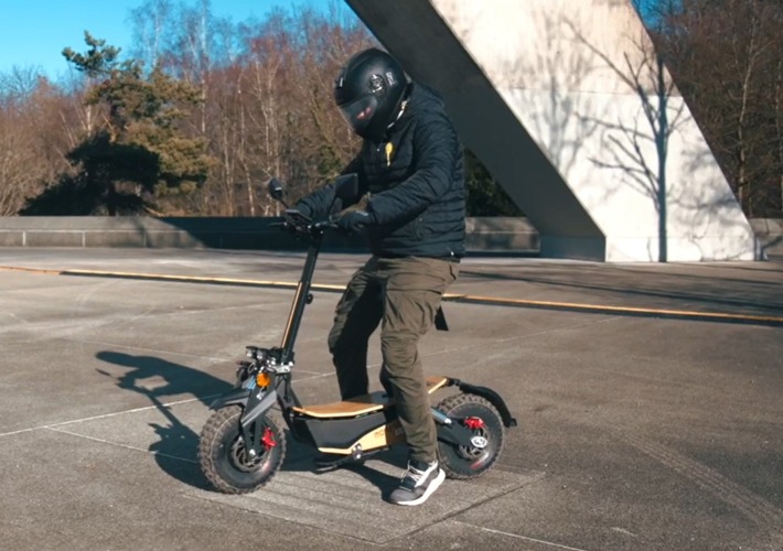 Vom Schnee genug? Erlebe ökologischen Fahrspass mit Elektro Scootern von Go-Wheels!