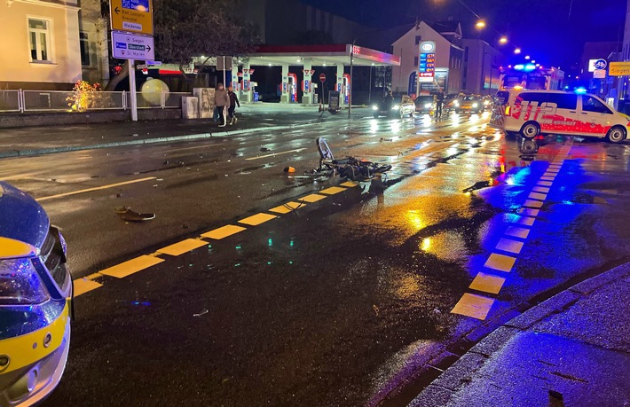 POL-SI: Vater mit Kleinkind auf Fahrrad angefahren - beide wurden schwer verletzt - #polsiwi