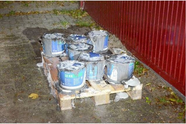 POL-WHV: Brand von mit Klebstoff befüllten Eimern im Stadtnorden