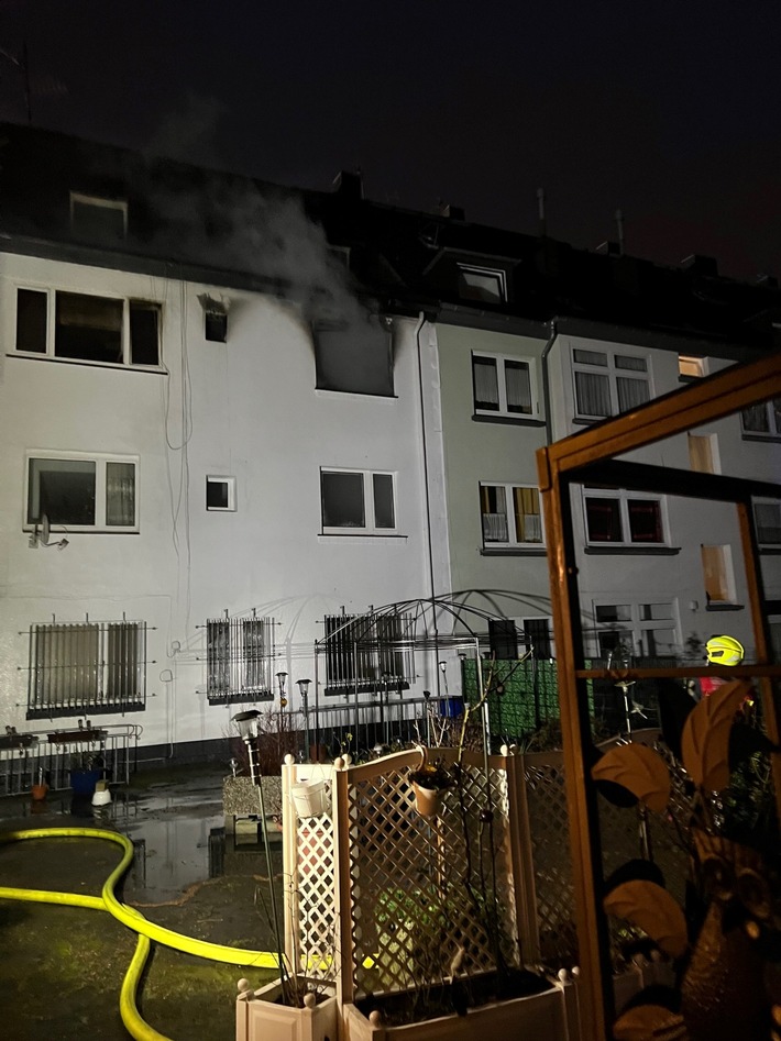 FW-GE: Wohnungsbrand in Gelsenkirchen Ückendorf fordert 6 Verletzte