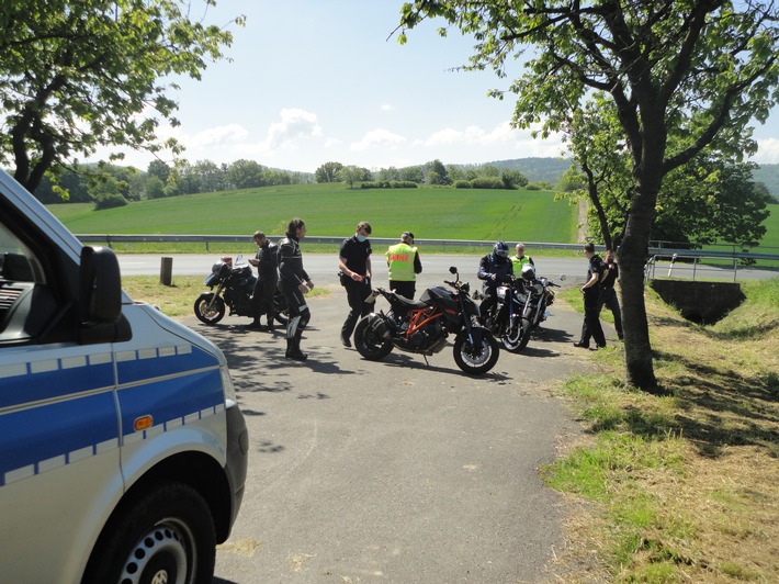 POL-HOL: Erneut Motorradkontrollen im Landkreis Holzminden; 153 km/h bei erlaubten 70 km/h