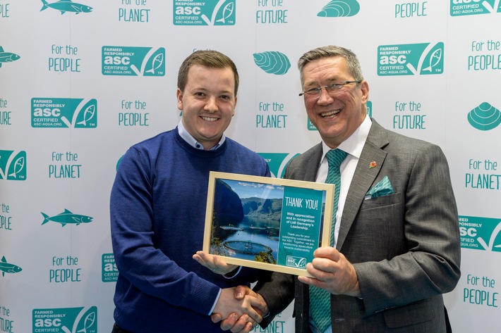 Lidl erhält Auszeichnung für nachhaltigen Zuchtfisch / Alle Fische und Schalentiere aus Aquakulturen im Festsortiment ab 1. Mai 2018 mit dem ASC-Siegel gekennzeichnet