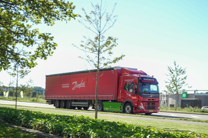 Zum 24-Stunden-Rennen nach Le Mans: Spektakulärer Roadtrip mit elektrischem 20-Tonner