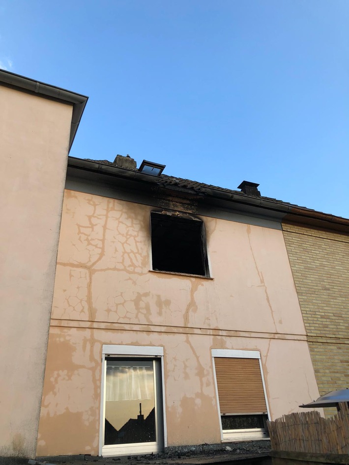 FW-DO: Brand in einem Mehrfamilienhaus in Wickede