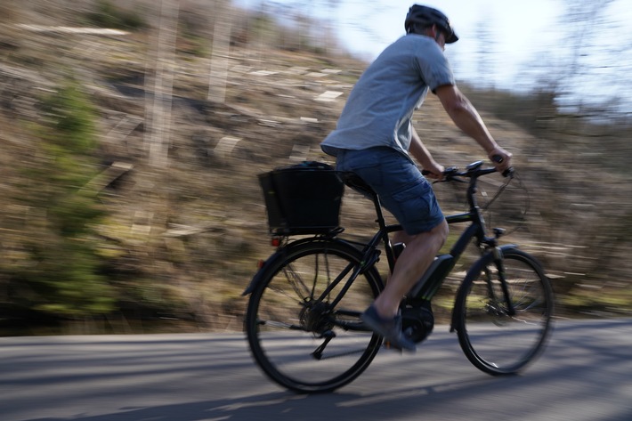 POL-GM: Neues Kursangebot von VHS Oberberg, Kreispolizeibehörde und ADFC für einen sicheren Umgang mit dem eigenen Pedelec ("E-Bike")