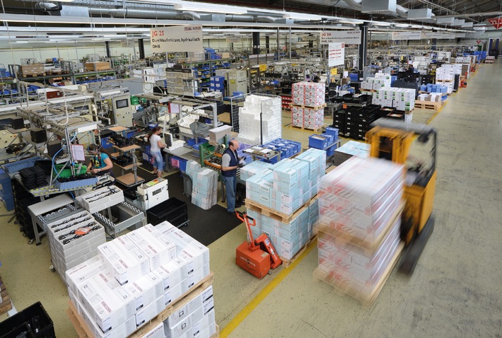 STIEBEL ELTRON produziert 20millionsten Durchlauferhitzer / Geräte &#039;Made in Germany&#039; (BILD)