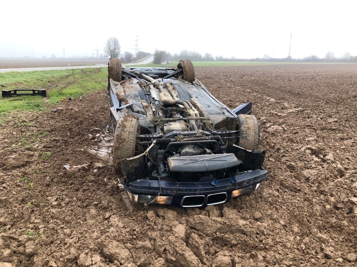 POL-PDLD: Weingarten (Pfalz) - Auto landet nach Überschlag im Feld