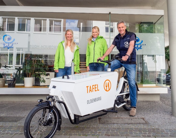 mein-dienstrad.de unterstützt die Oldenburger Tafel mit einem Lastenrad