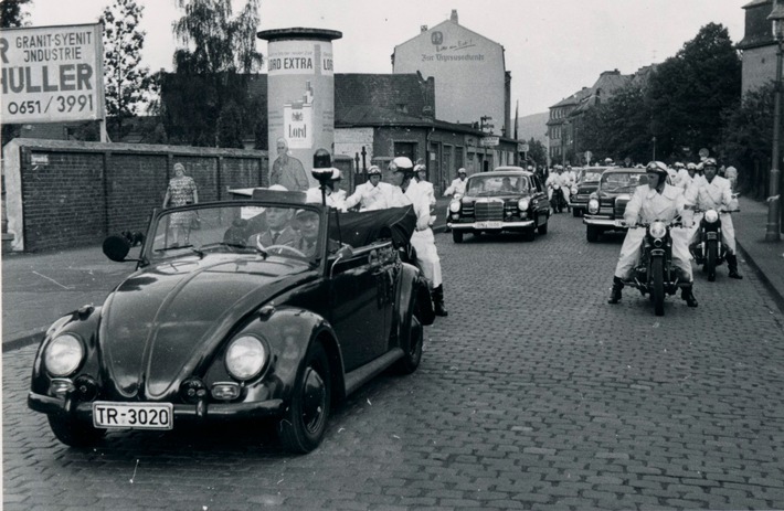 POL-PPTR: Streifenwagen kehrt nach 52 Jahren zur Polizei Trier zurück