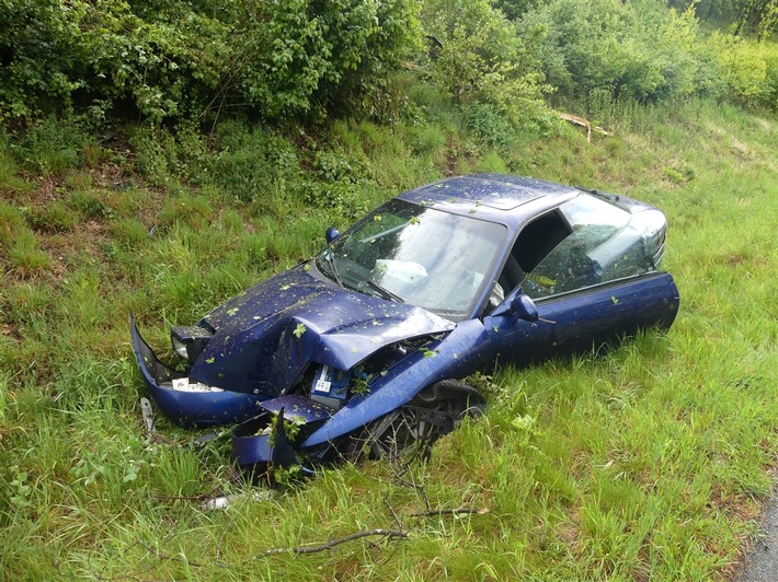 POL-GM: Am Steuer eingenickt und Unfall gebaut