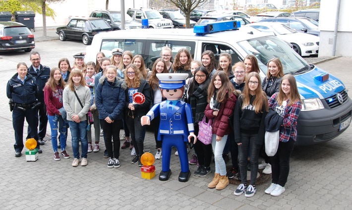 POL-PPTR: Girls&#039; Day 2017 bei der Polizeidirektion Trier