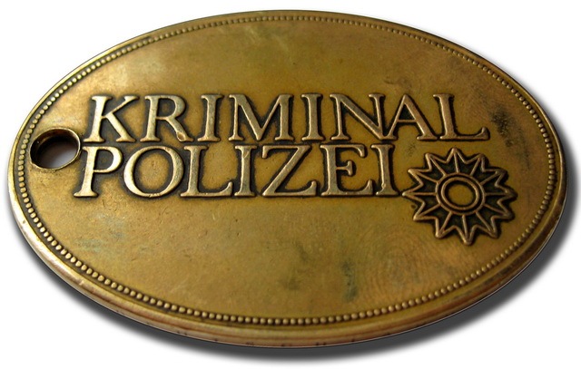 POL-SI: Polizei nimmt zwei mit Haftbefehlen gesuchte Männer fest