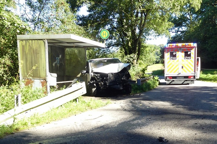 POL-GM: Zwei Verletzte bei Unfall mit Transporter