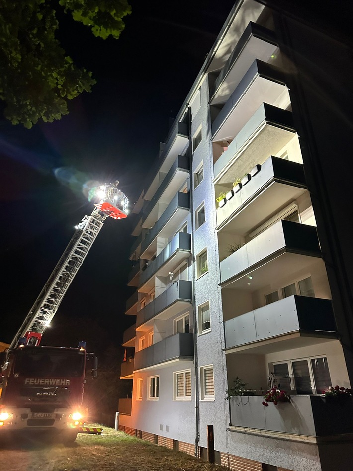 FW Helmstedt: Wohnungsbrand im Hochhaus