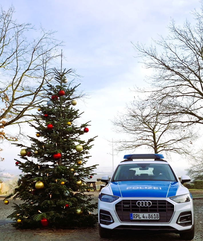 POL-PDNW: In Grundschule eingebrochen