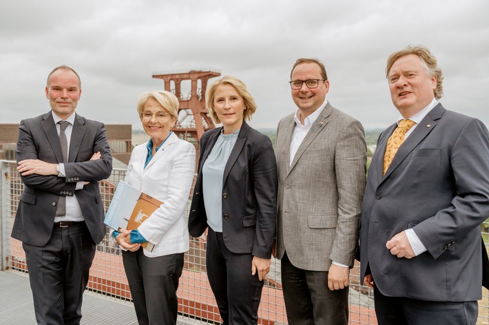 Vom Bergbau zum Bild - Zur Gründung des Bundesinstituts für Fotografie: Diskussion um Essen als Standort