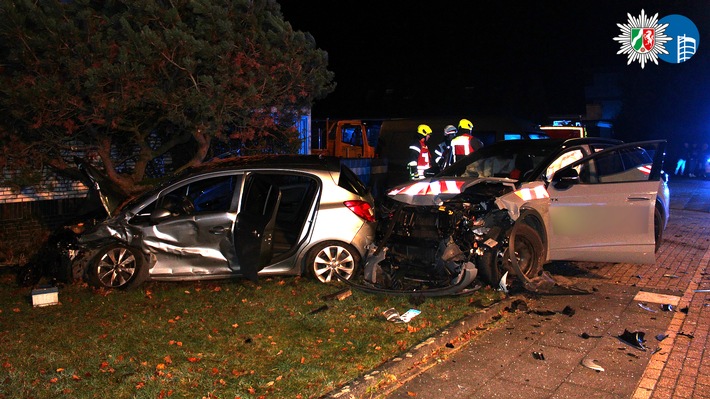 POL-OB: Fahrzeuge nach Verkehrsunfall in Vorgarten geschleudert - drei Verletzte