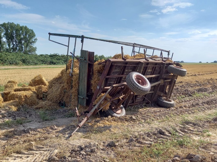 POL-NB: Landwirtschaftliche Fahrzeugkombination entspricht nicht den Verkehrsvorschriften