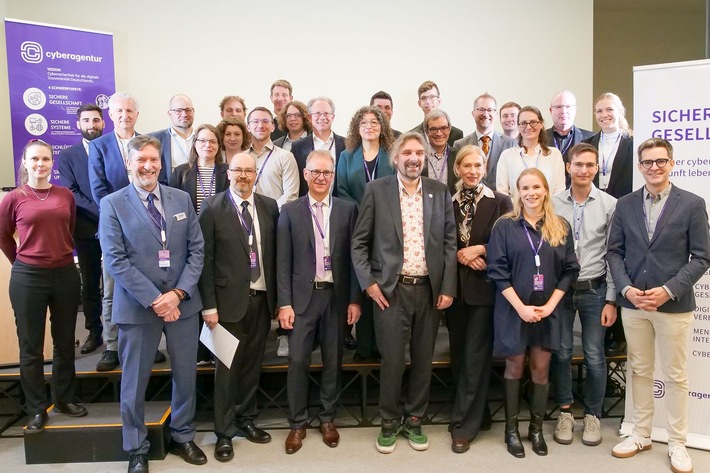 Forschungsprogramm „Forensik intelligenter Systeme“:  KI rechtssicher gestalten, PI Nr. 119/2025