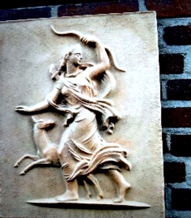 POL-KLE: Bedburg-Hau - Zwei Reliefs des Künstlers Arno Breker von Hauswand gestohlen / Zeugen gesucht
