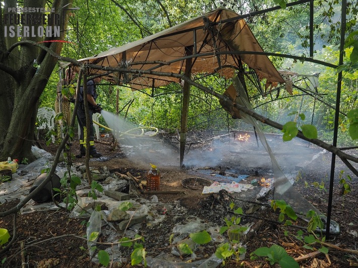 FW-MK: Kleinbrand am Ufer der Lenne und Landung eines Rettungshubschraubers