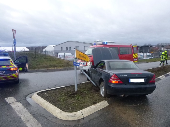 POL-PDWO: Betrunken gegen Verkehrszeichen