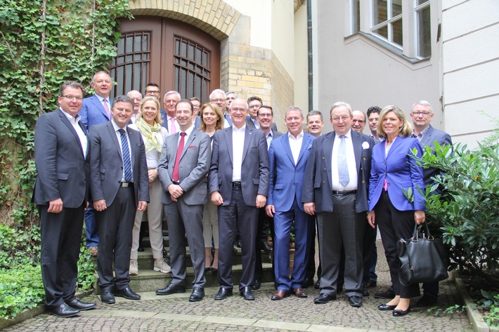 Jahrestreffen der deutschsprachigen Hotellerie- und Gastronomieverbände / Verbände drängen auf Modernisierung der Ausbildung und länderübergreifende Anerkennung von Abschlüssen