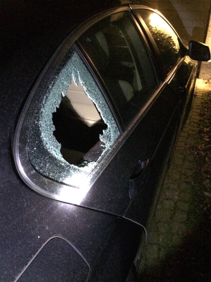 POL-NE: Zwei Autoaufbrüche in Osterath - Wer hat etwas beobachtet?