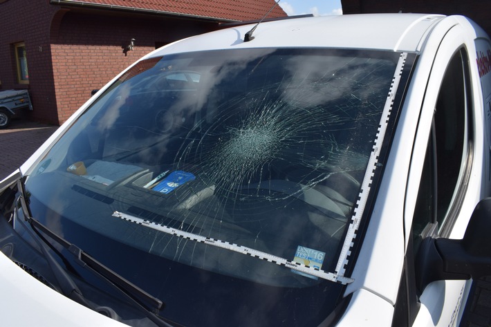 POL-DEL: Pressemeldung der Polizei Nordenham vom 04.08.2019 - Nachtrag Foto des beschädigten Kastenwagens -