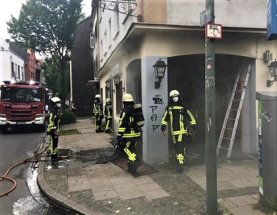 FW-BO: Brennendes Klavier in der Wattenscheider Innenstadt