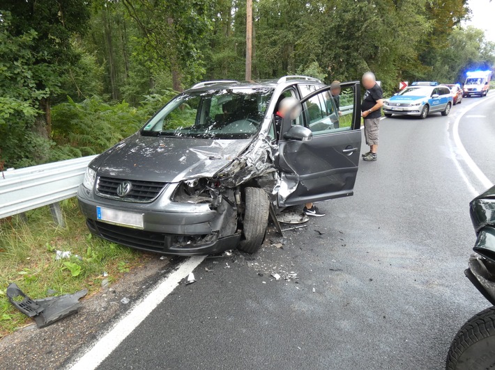 POL-HST: Schwerer Verkehrsunfall auf der L21 bei Prerow