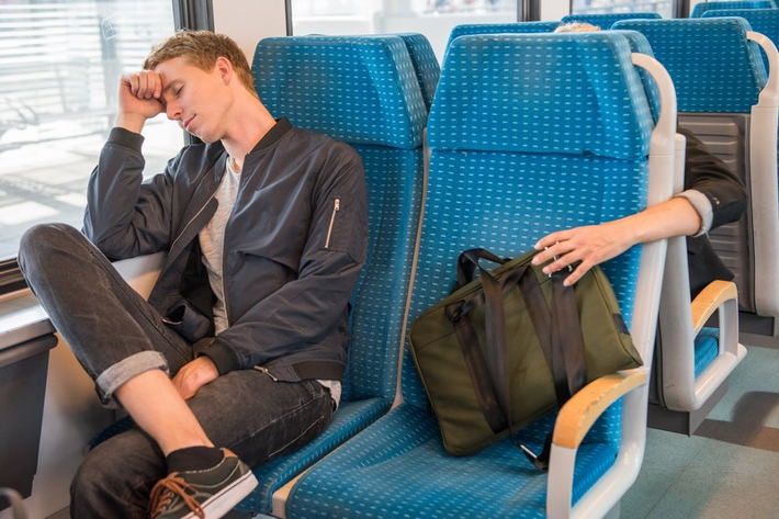 BPOL NRW: Schlafende im Zug bestohlen: Bundespolizei nimmt Ermittlungen auf