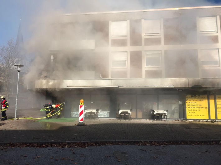 FW-NE: Brand in einem Restarant *Erstmeldung