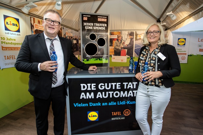 Lidl spendet eine Million Euro an die Tafel / Kontinuierliches Engagement für Tafel Deutschland durch Spenden und Aktionen seit über zehn Jahren