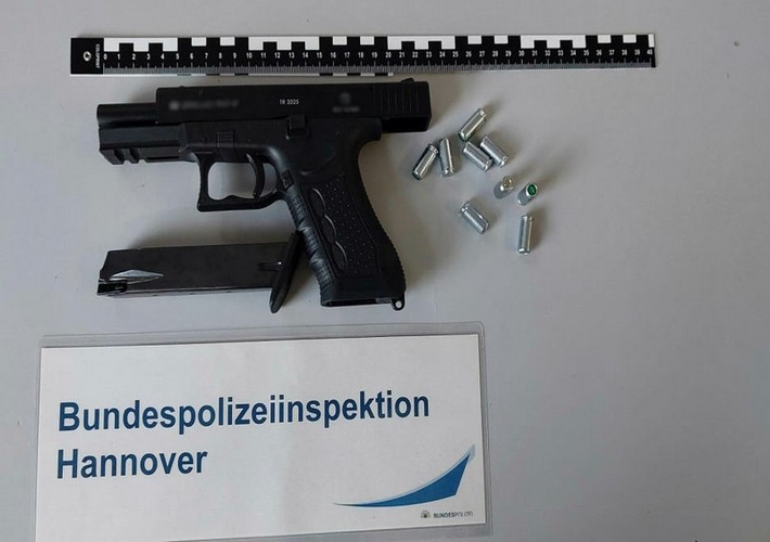 BPOL-H: Bundespolizei stoppt Mann mit Schreckschusswaffe im Hauptbahnhof Braunschweig