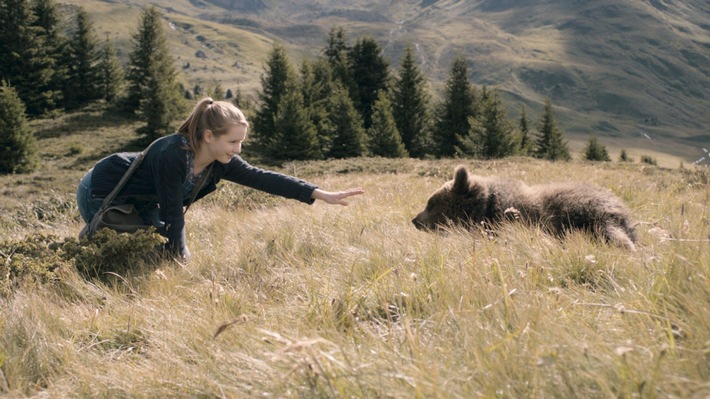 Im ZDF-Kinder- und Jugendprogramm sind die Bären los / Free-TV-Premiere von &quot;Clara und das Geheimnis der Bären&quot; am Pfingstmontag (FOTO)